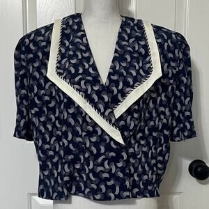 Vintage Liz Roberts Navy Blue White Abstract Print Short Sleeve Blouse Collared